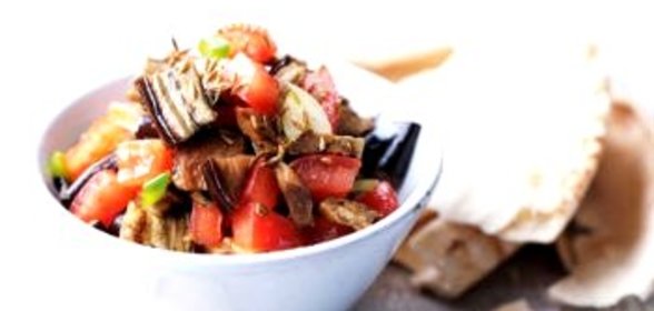 Салат с баклажанами и курицей