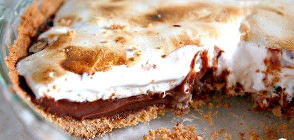 Пирог с шоколадной начинкой и зефирным наполнением