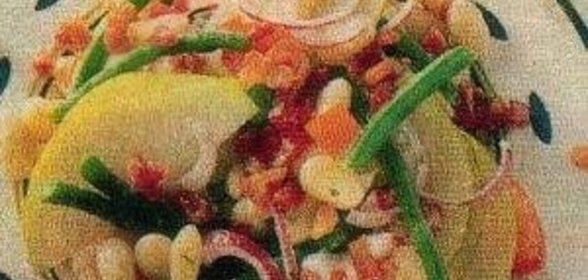 Фасолевый салат с грушей
