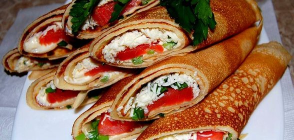 Блинчики с моцареллой и красной рыбой