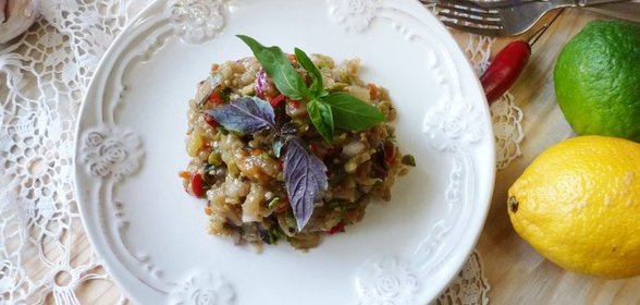 Икра из запеченных овощей с оливками и каперсами