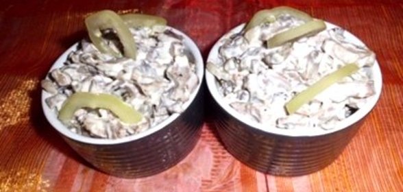 Салат с языком и огурцами