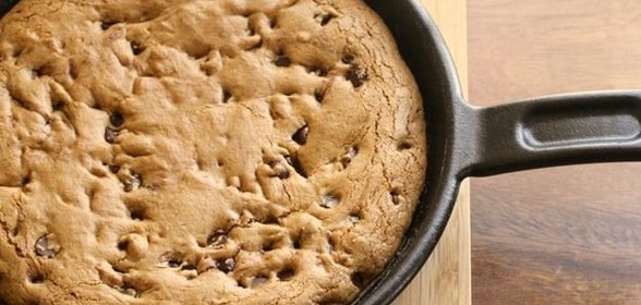 Большое шоколадное печенье