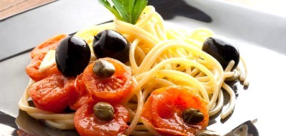 Закуска из черри, каперсов и бальзамического уксуса