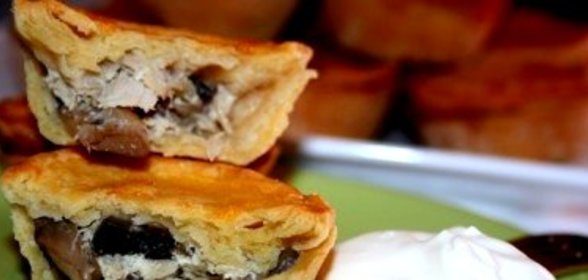 Закрытые тарталетки с курицей