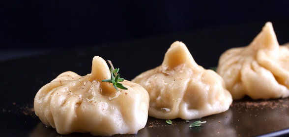 Манты с курицей и тыквой