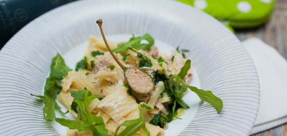 Паста с пикантным соусом из тунца за 30 минут