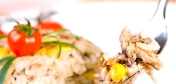 Холодный рис с тунцом и майонезом