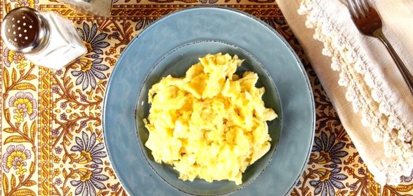 Простая яичница болтунья