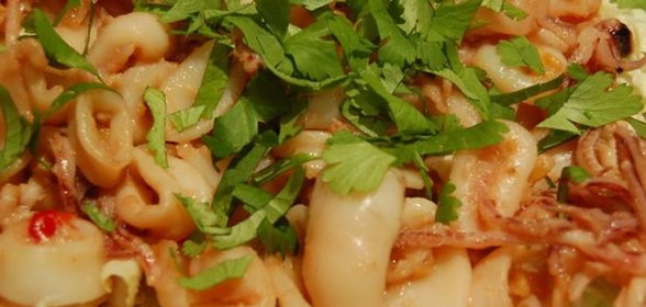 Салат из пекинской капусты с кальмарами