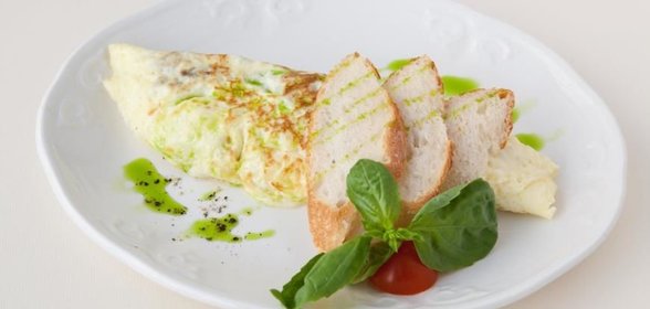 Омлет с цуккини и креветками