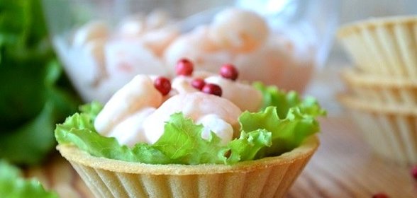 Закуска с креветками в тарталетках