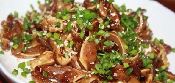 Острая закуска из свиных ушек (в мультиварке)