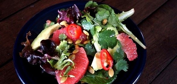 Салат из авокадо и грейпфрута