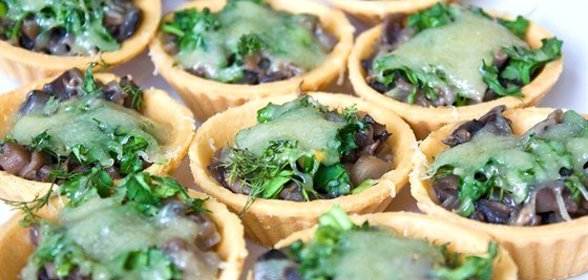 Шпинат с грибами и трюфельным маслом