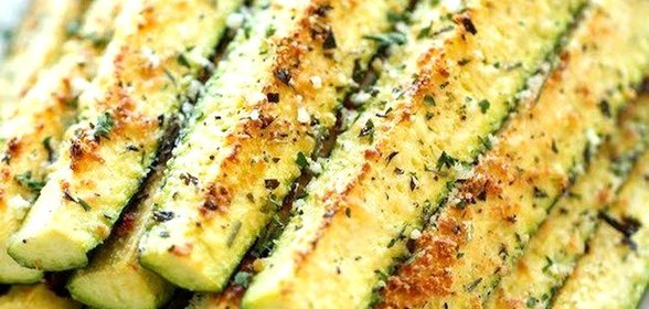 Кабачки, запеченные с сыром и пряными травами