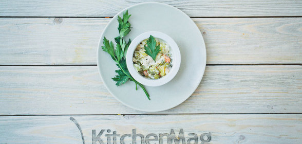 Оливье с курицей для новогоднего стола