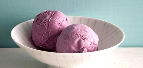 Фасолевое мороженое с черникой