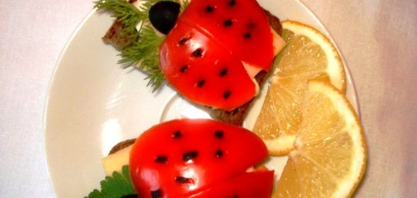 Бутерброды Божья коровка