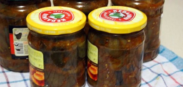 Закуска из лесных грибов с баклажанами