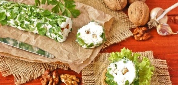 Пикантная закуска из брынзы и орехов