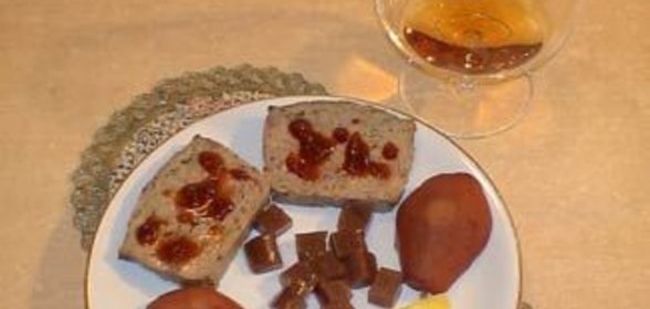 Паштет из индейки с фруктовым гарнитуром и винным желе