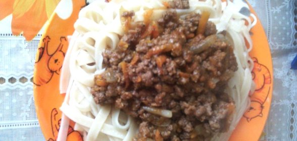 Спагетти с мясным соусом Болоньезе