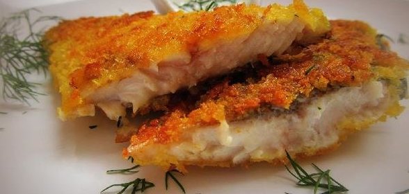 Сельдь жареная в хрустящей панировке с имбирно-чесночным соусом