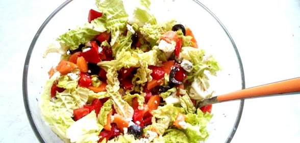 Овощной салат с пекинской капустой