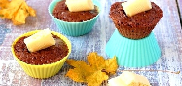 Кексы с белым шоколадом в микроволновке