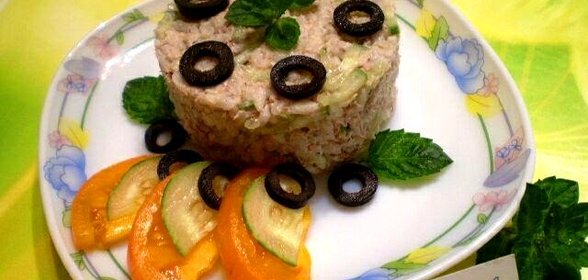 Салат из сардины и свежего огурца