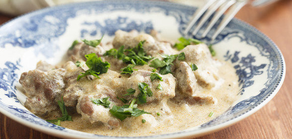 Телятина с йогуртом и травами