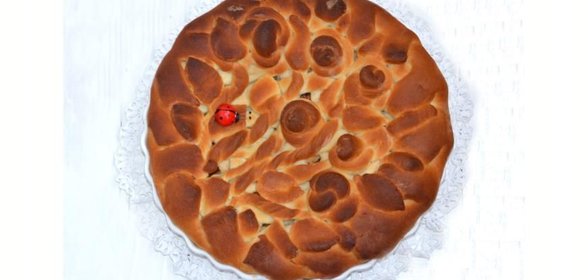 Постный пирог из дрожжевого теста с яблоками