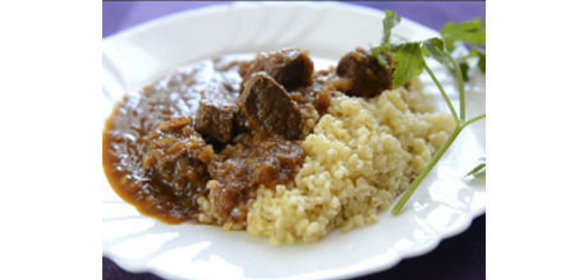 Гуляш с булгуром