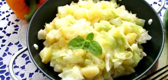 Капустный салат с картофелем