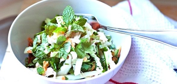 Простой салат из курицы