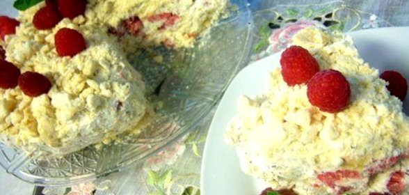 Торт безе с малиной